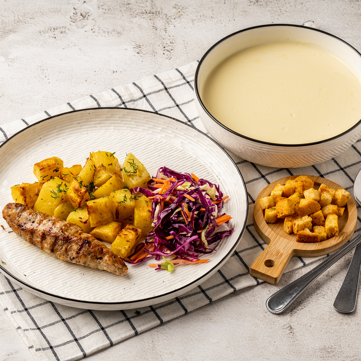Люля индейка + картофель запеченный + салат коул слоу + сырный суп + сухарики